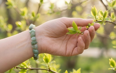 The Language of Seasons: Choosing Your Crystal for Every Chapter of the Year