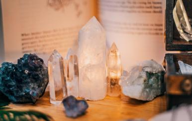 Light Trapped in Stone